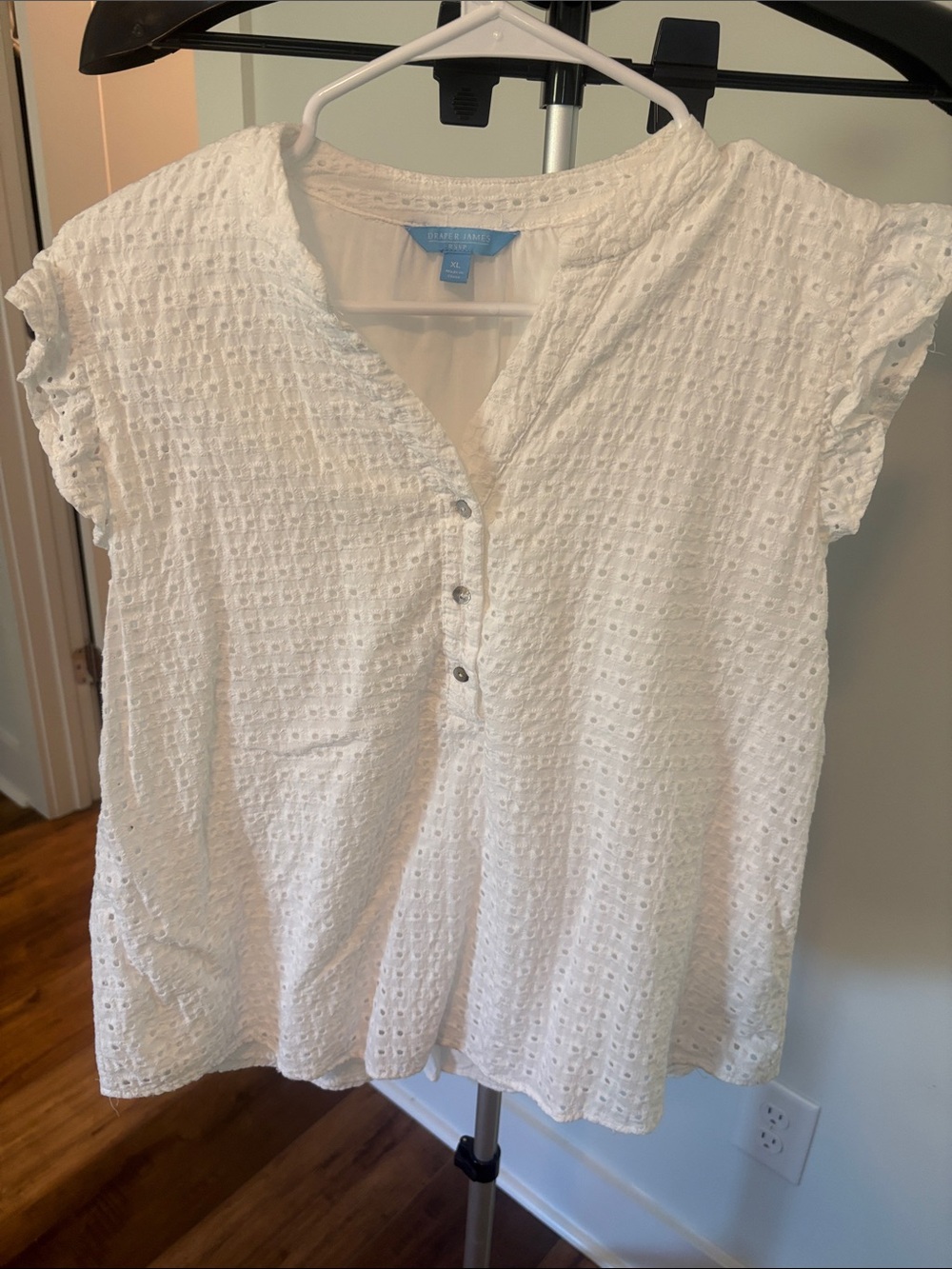 DRAPER JAMES White Eyelet Button-Front Short Sleeve Blouse